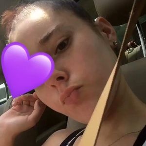 Meet your Posher, Yvette